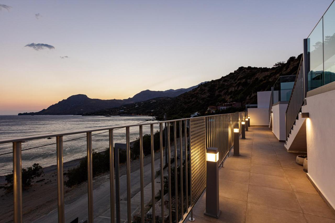 Aelia Seascape Apartments Плакиас Екстериор снимка