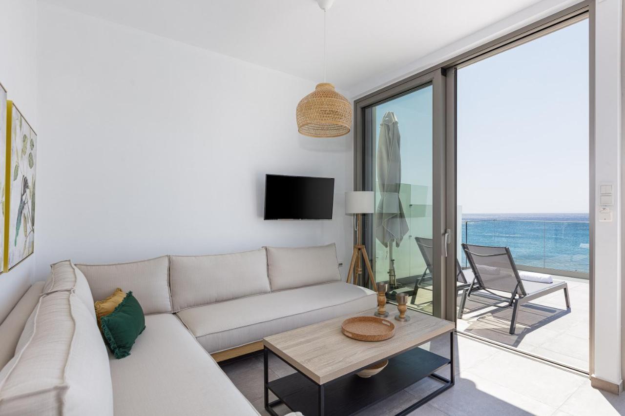 Aelia Seascape Apartments Плакиас Екстериор снимка