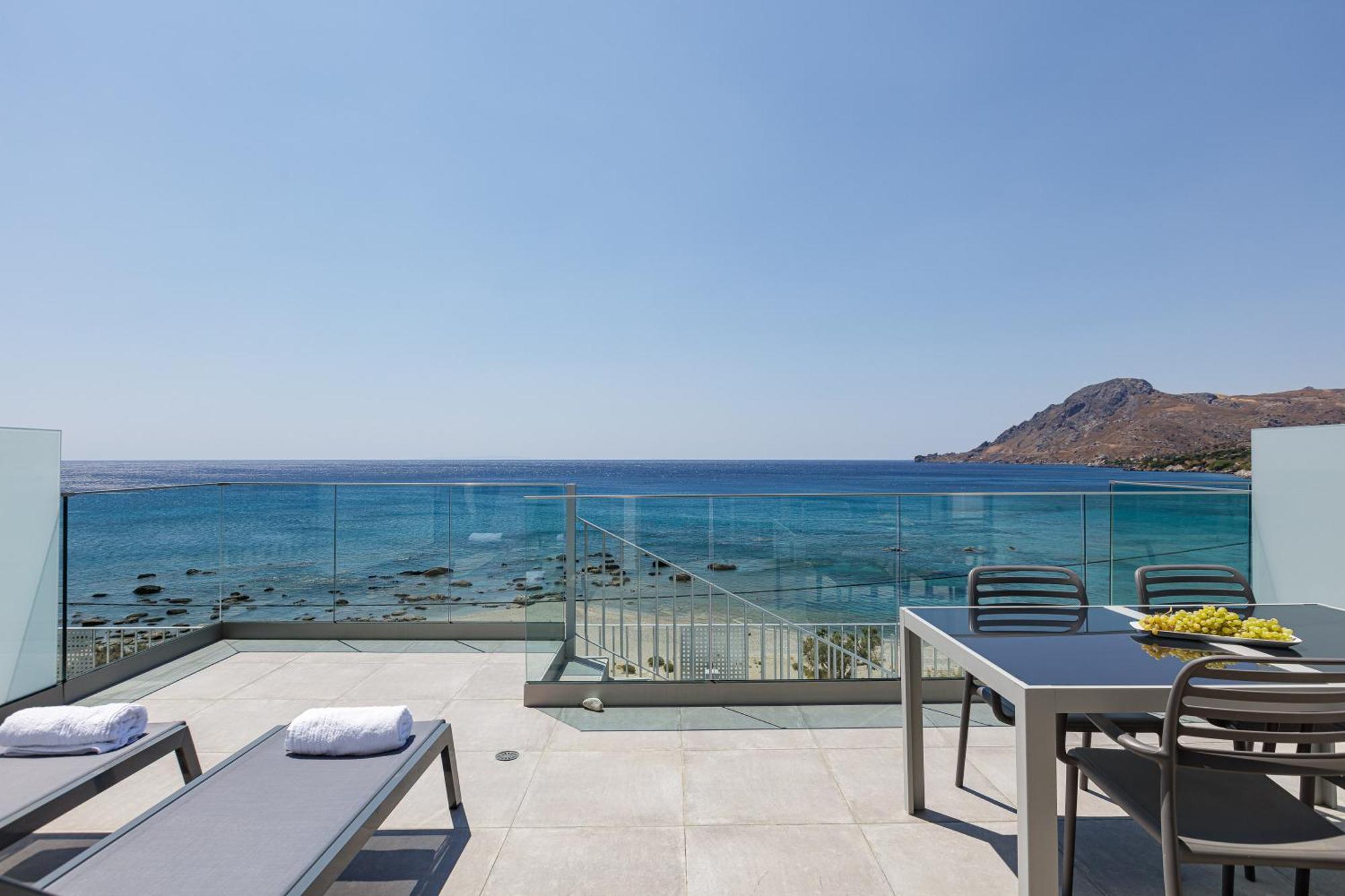 Aelia Seascape Apartments Плакиас Екстериор снимка
