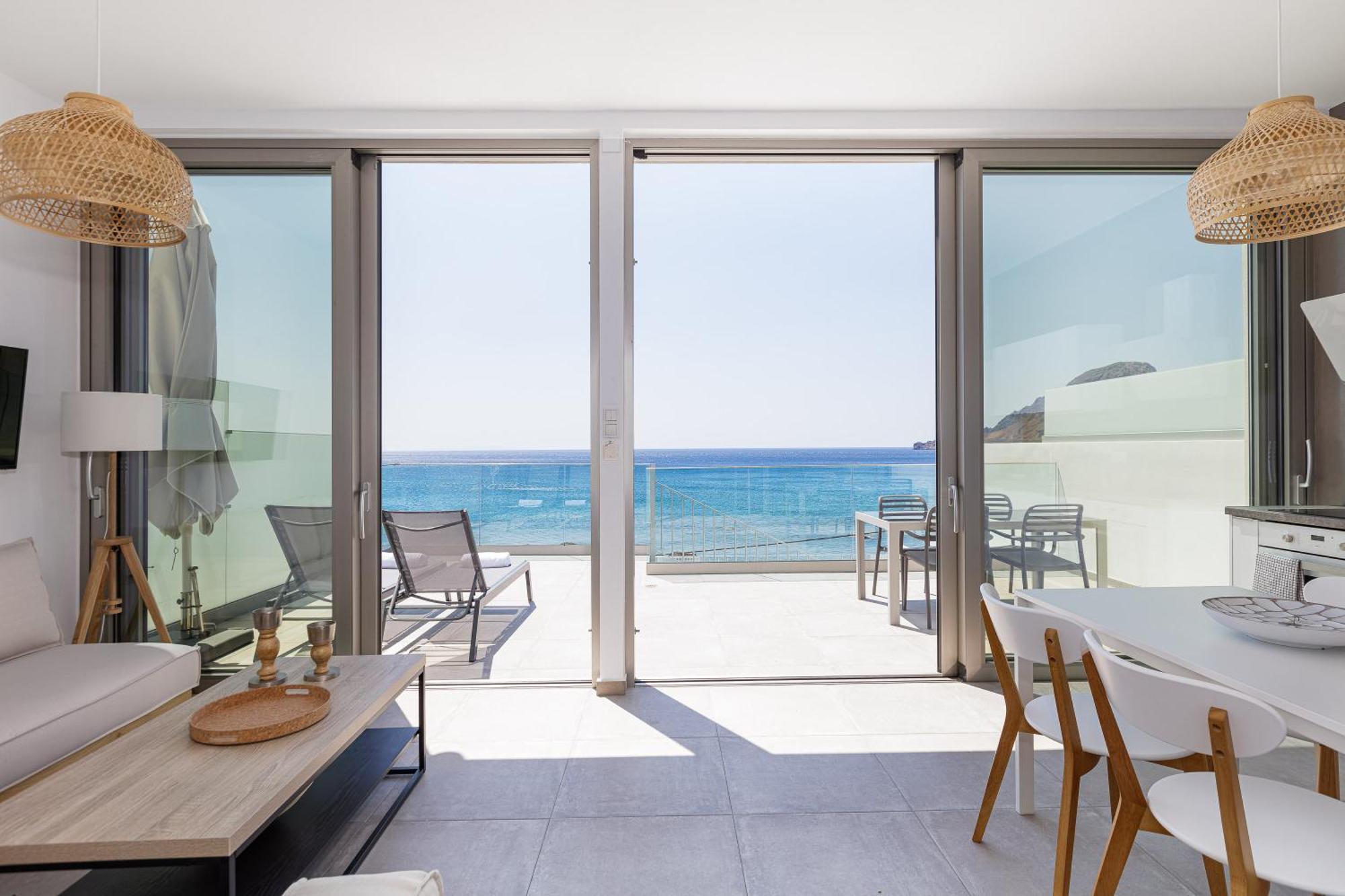 Aelia Seascape Apartments Плакиас Екстериор снимка