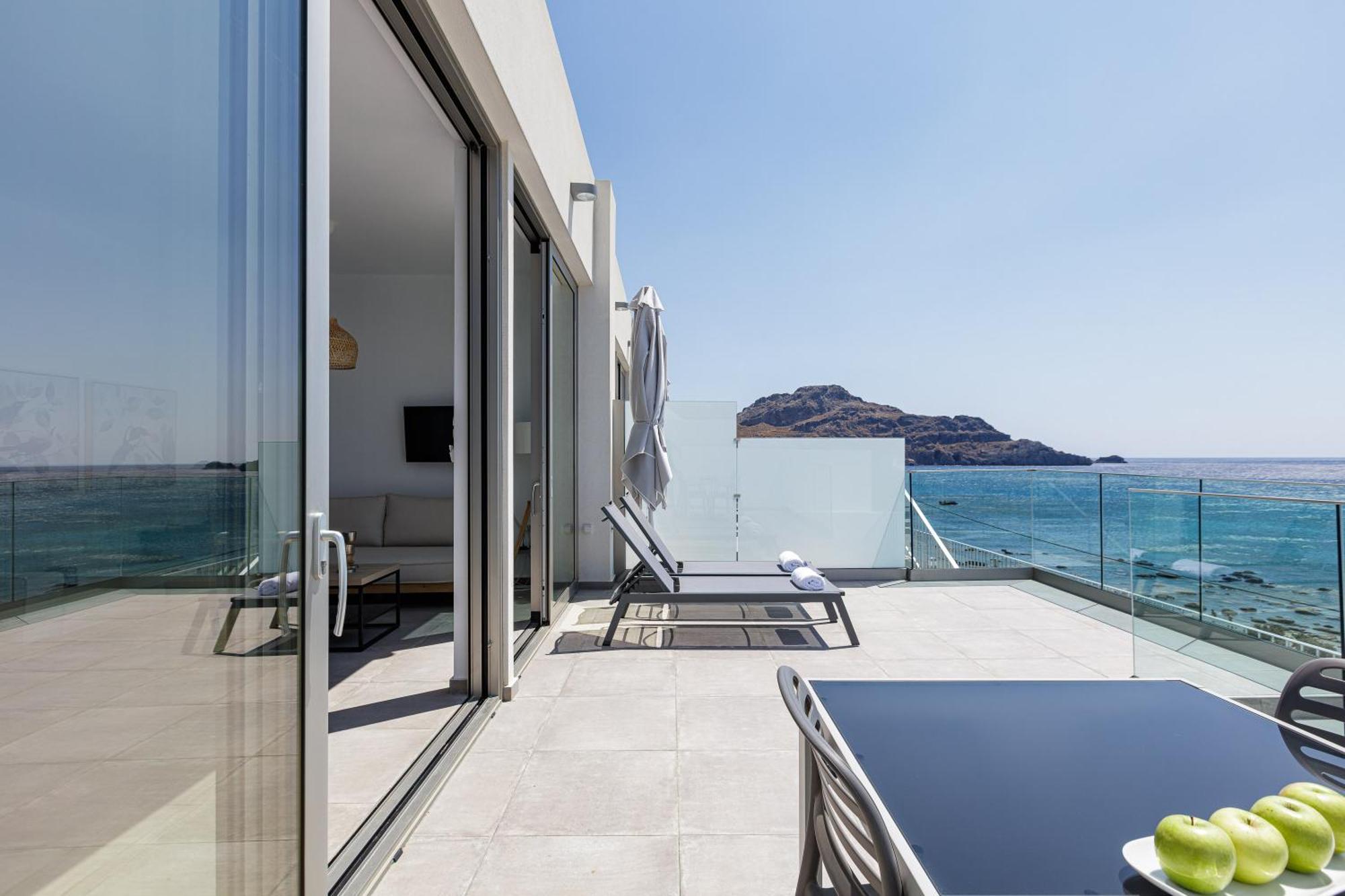 Aelia Seascape Apartments Плакиас Стая снимка